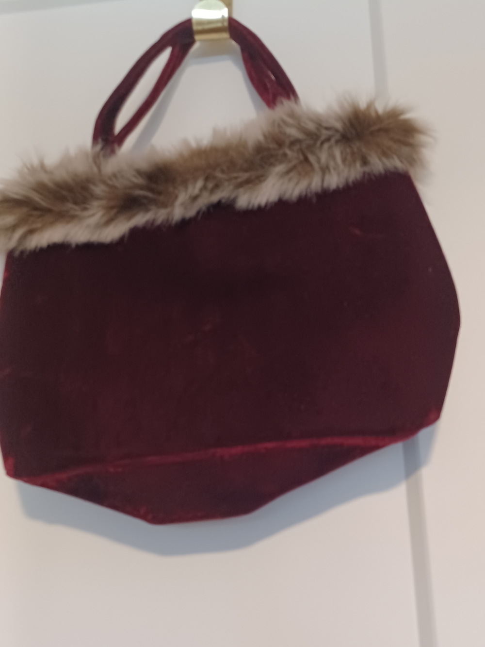 Source Unknown Burgundy Velvet Tote with Faux Fur Trim